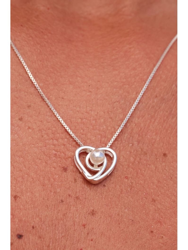 Colar | Coração entrelaçado com pérola